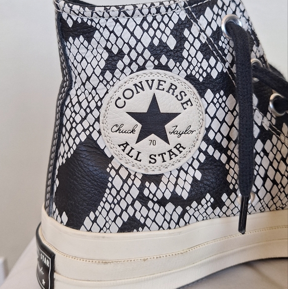 Black a white converse - Picture 4 of 5